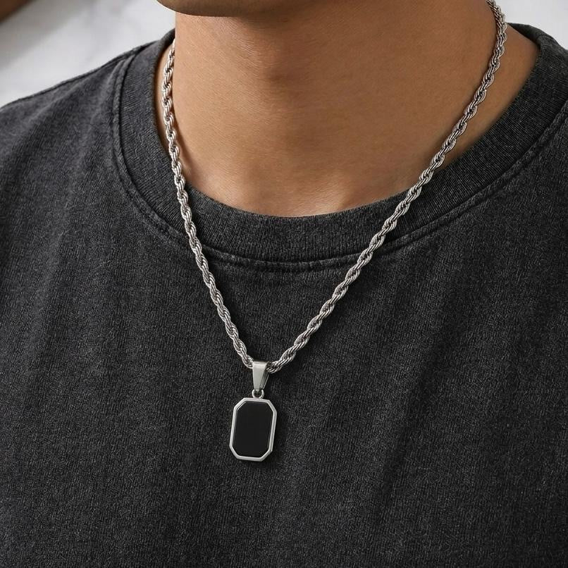 Onyx Pendant with Rope chain
